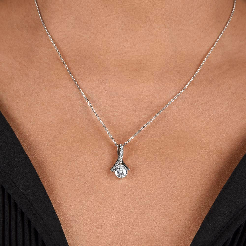 To My Soulmate Sparkling Love Knot Necklace – Romantic Gift for Wife or Girlfriend